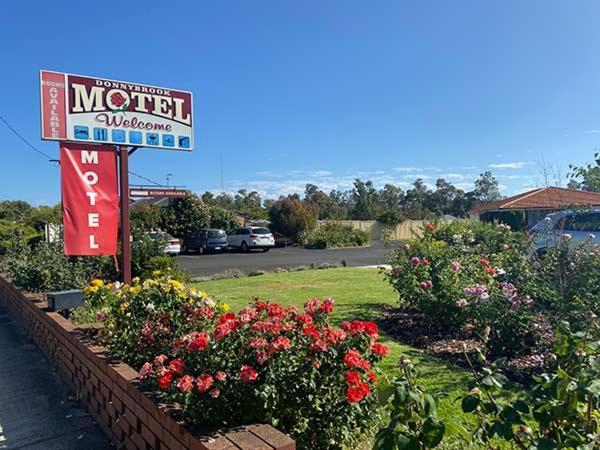 Donnybrook Motel Buitenkant foto